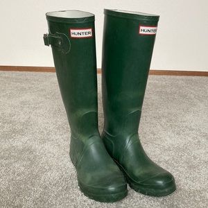 Hunter tall green rain boots